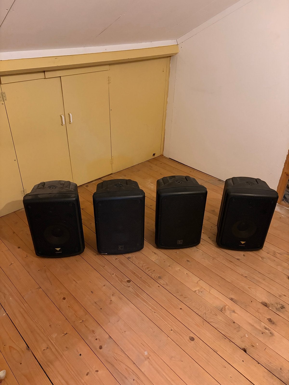 4x t&m Systems t&m8p speakers – Horeca / geluidsinstallatie, Gebruikt, Minder dan 60 watt, Front, Rear of Stereo speakers, Ophalen