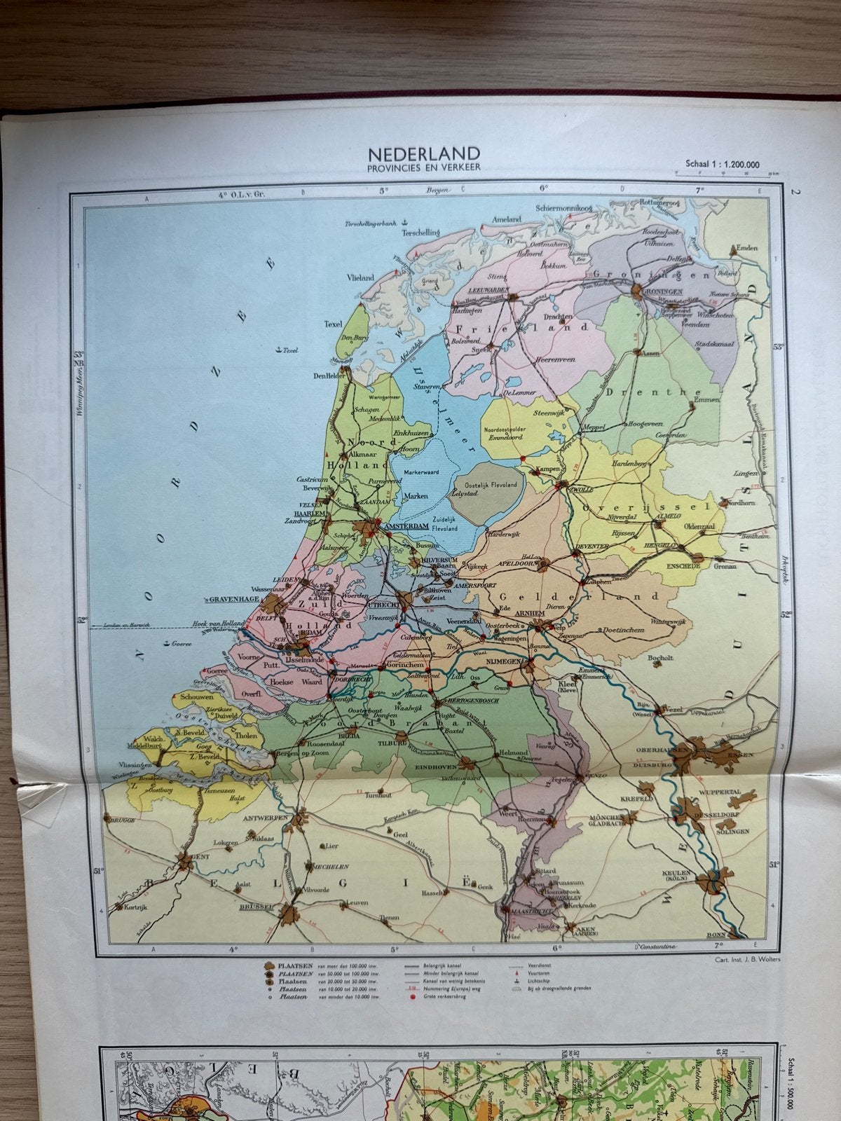 Kleine Schoolatlas der gehele aarde - P.R. Bos - C.L. van Ba, Gelezen, Bosatlas, Ophalen of Verzenden, 1800 tot 2000