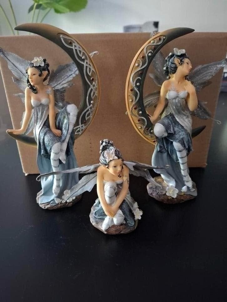 Efteling elfjes fairy elf maan zittend engel, Ophalen, Zo goed als nieuw