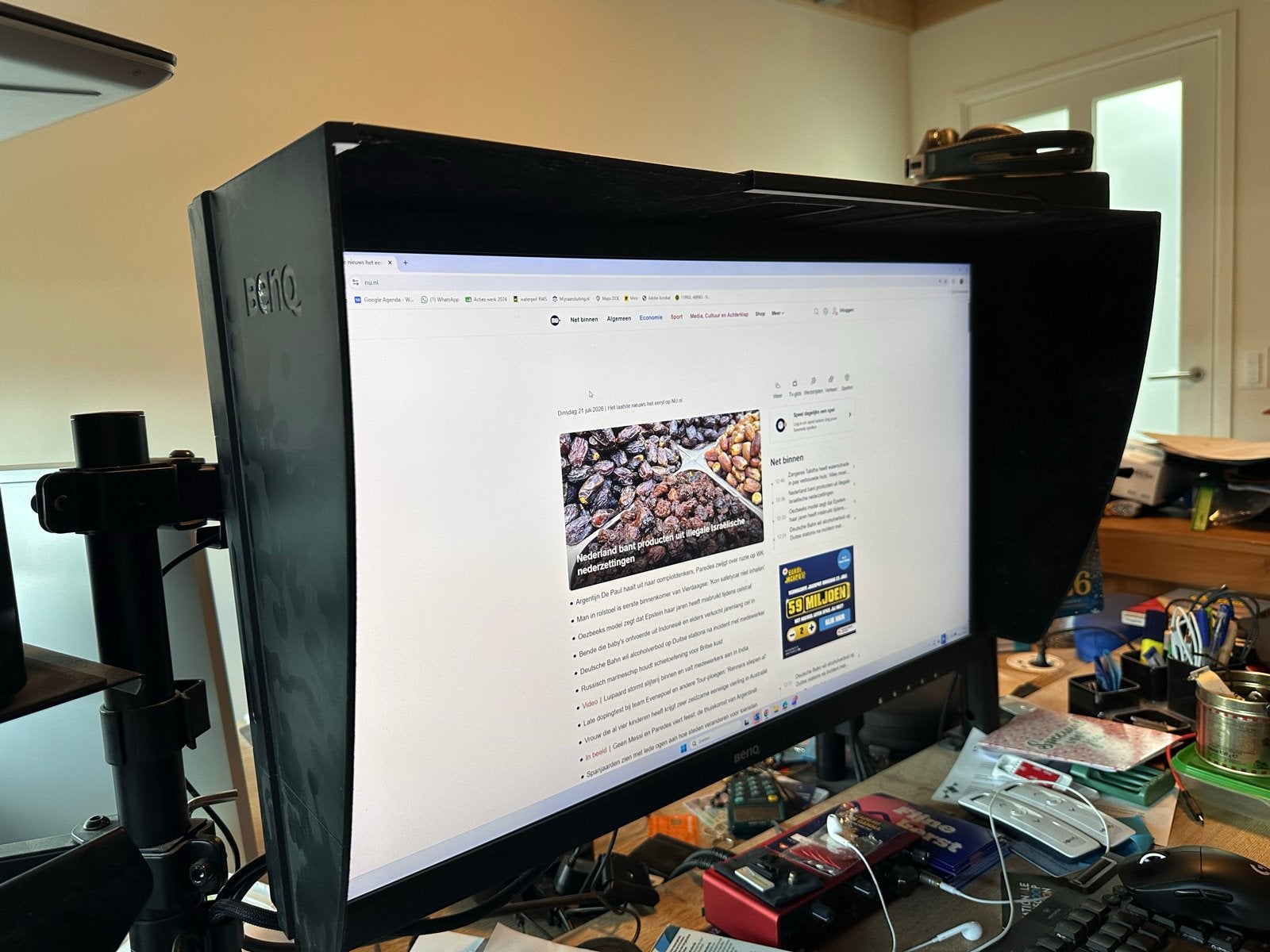 BenQ SW2700PT 27 inch monitor met kalibratie en kap, Ophalen, Zo goed als nieuw
