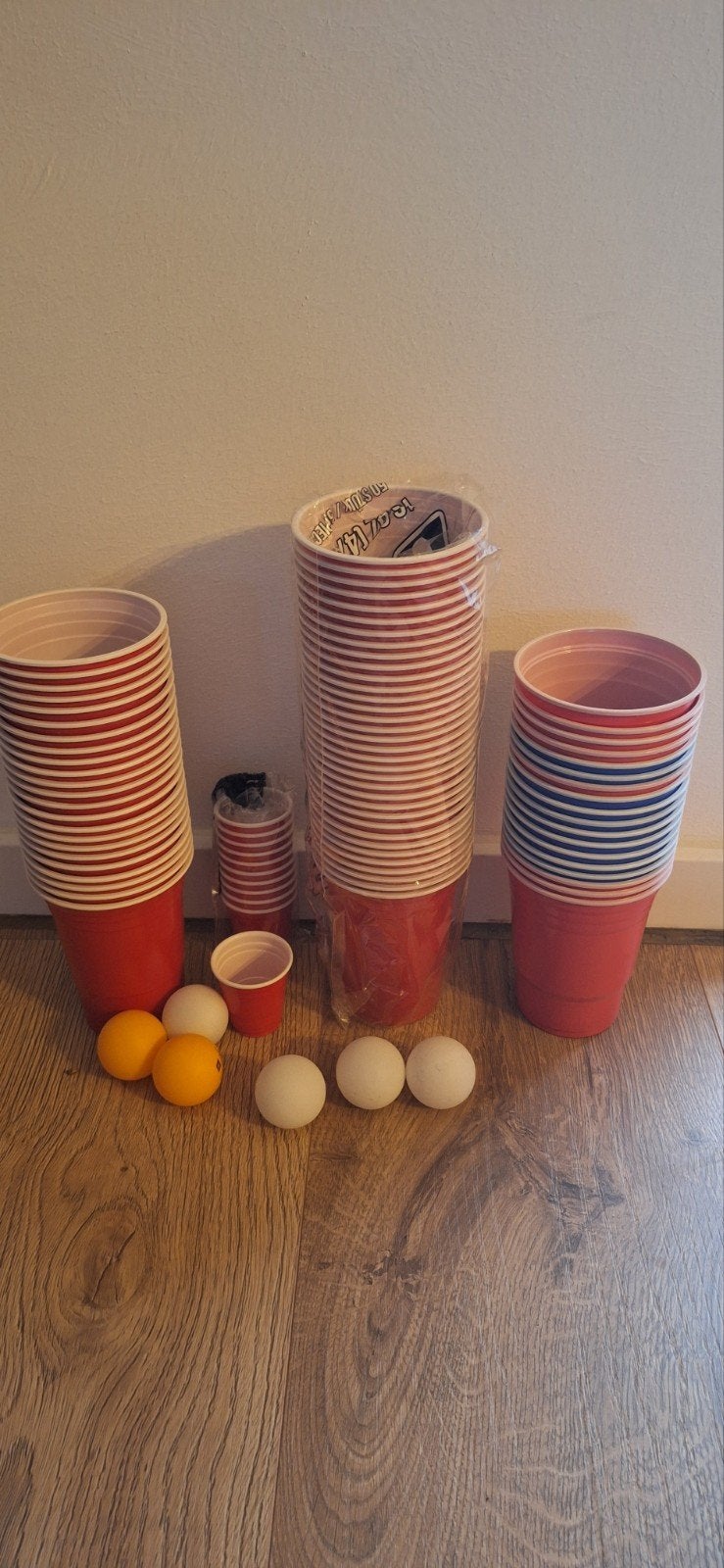 Beer Pong Set: Bekers en Ballen voor Feestjes, Vijf spelers of meer, Ophalen of Verzenden, Gebruikt, Onbekend