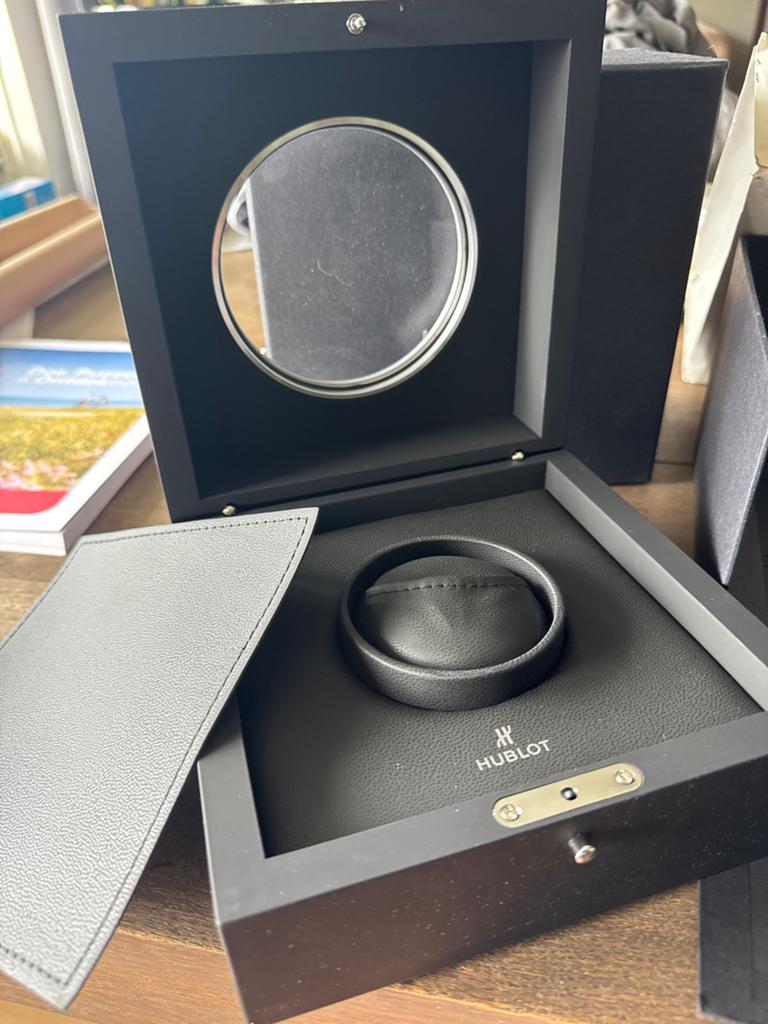 Hublot Horlogebox met Papieren en Garantiekaart, Sieraden, Tassen en Uiterlijk, Horloges | Heren, Ophalen of Verzenden, Zo goed als nieuw
