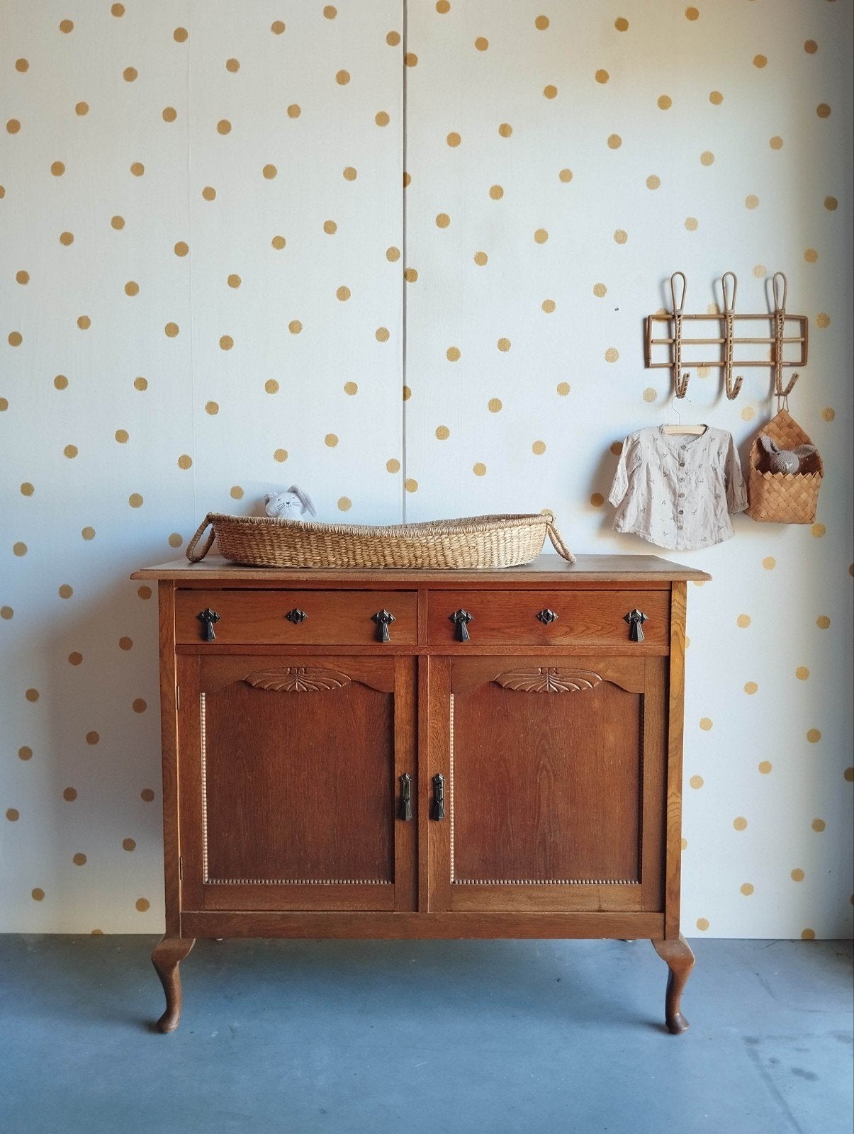 Vintage dressoir Queen Ann / massief hout / Art Deco /antiek, Ophalen of Verzenden, 25 tot 50 cm, Eikenhout, 100 tot 150 cm