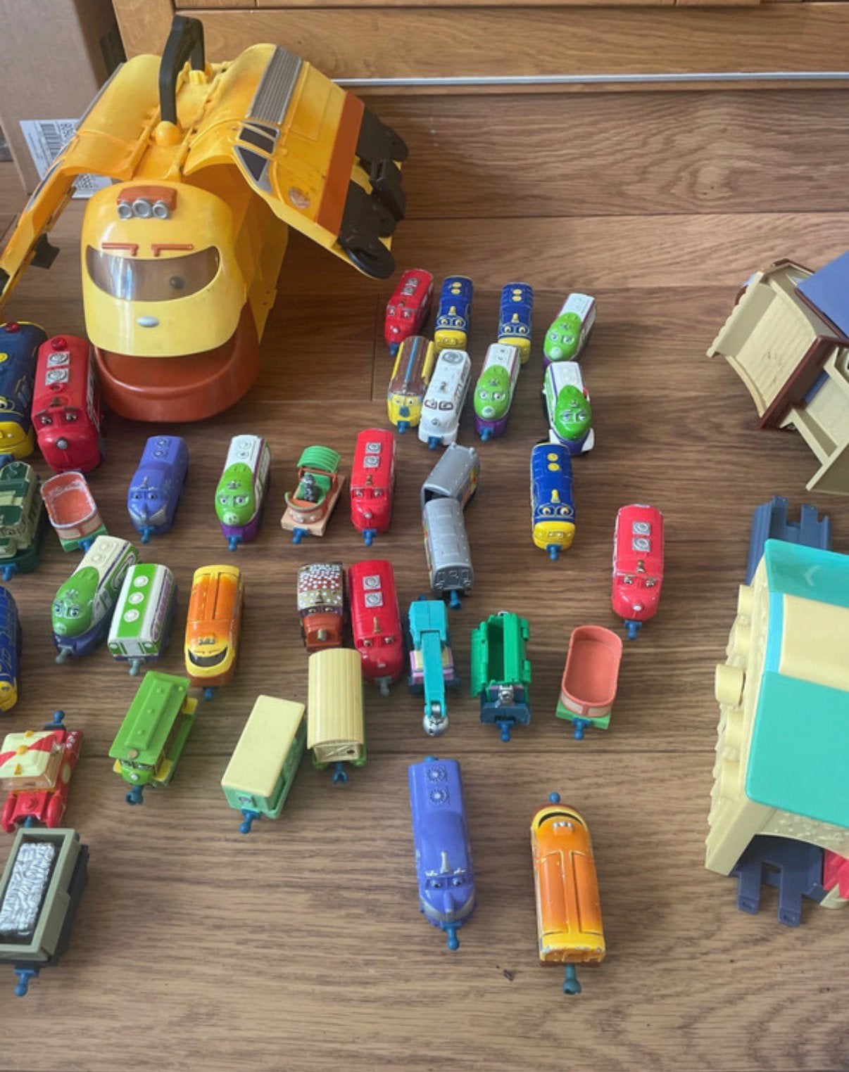 Chuggington heel veel treinen, spoor+2opberg “treinen/boxen”, Kinderen en Baby's, Ophalen, Gebruikt