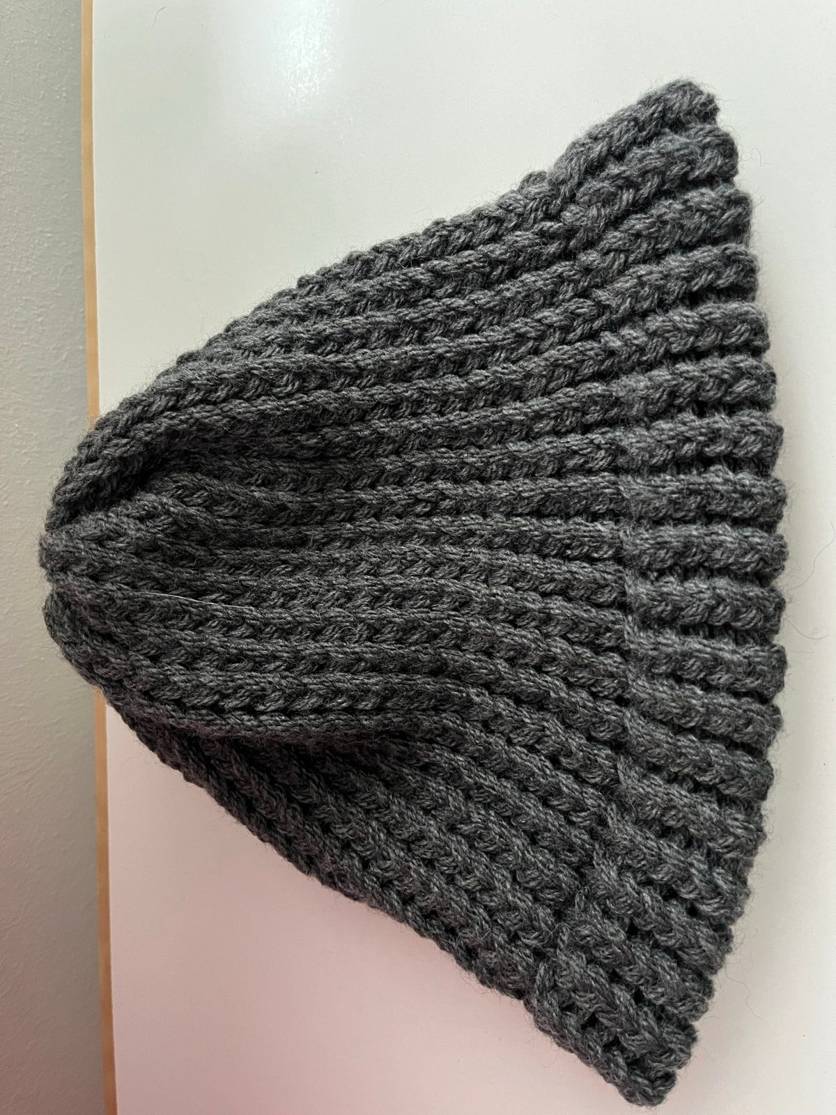 Grijs gebreide muts, Kleding | Dames, Ophalen, Zo goed als nieuw, Maat 38/40 (M), Muts