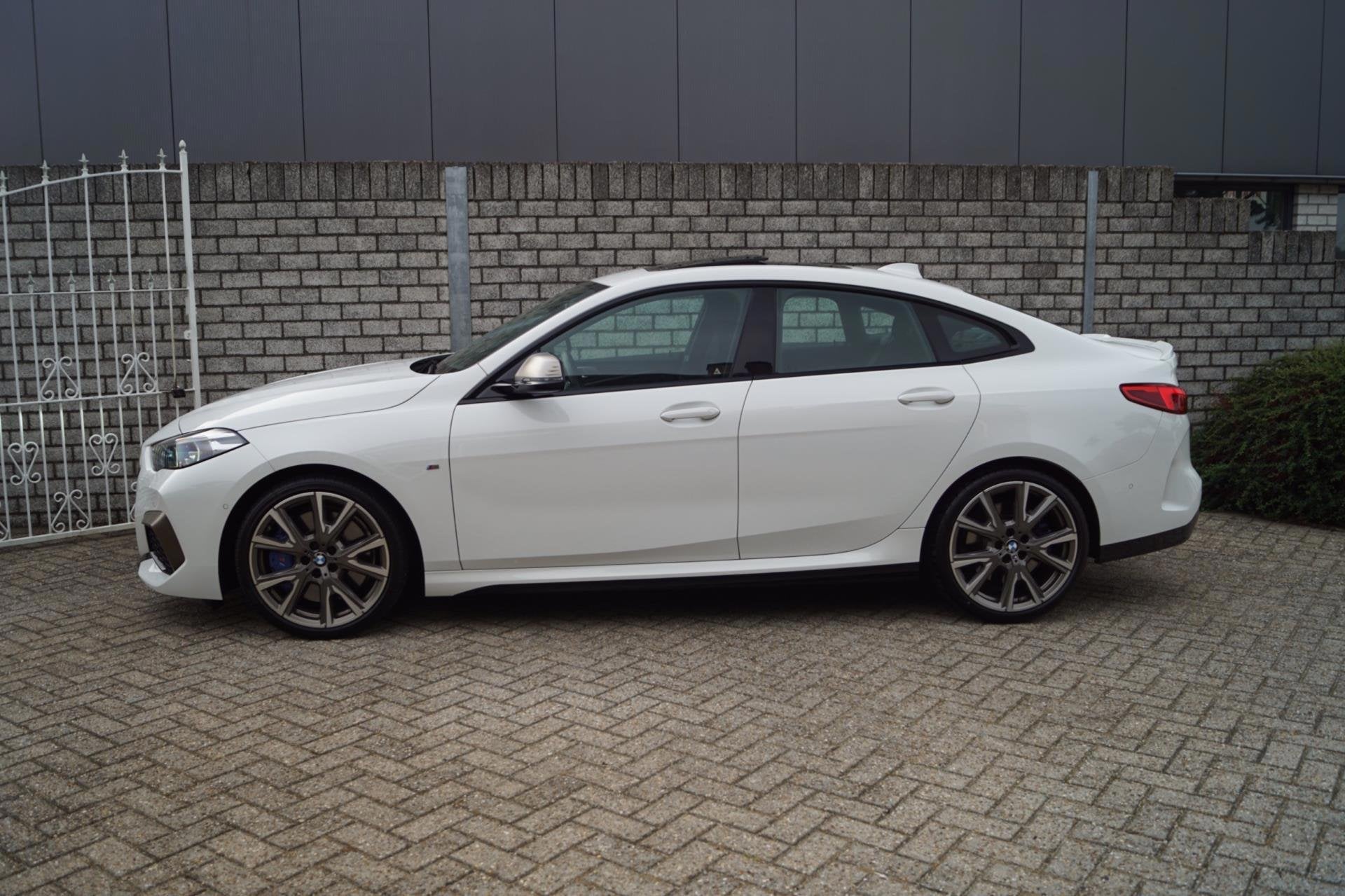 BMW 2-serie Gran Coupé M235i xDrive High Executive Edition, Auto's, Automaat, Gebruikt, 4 cilinders, Alcantara