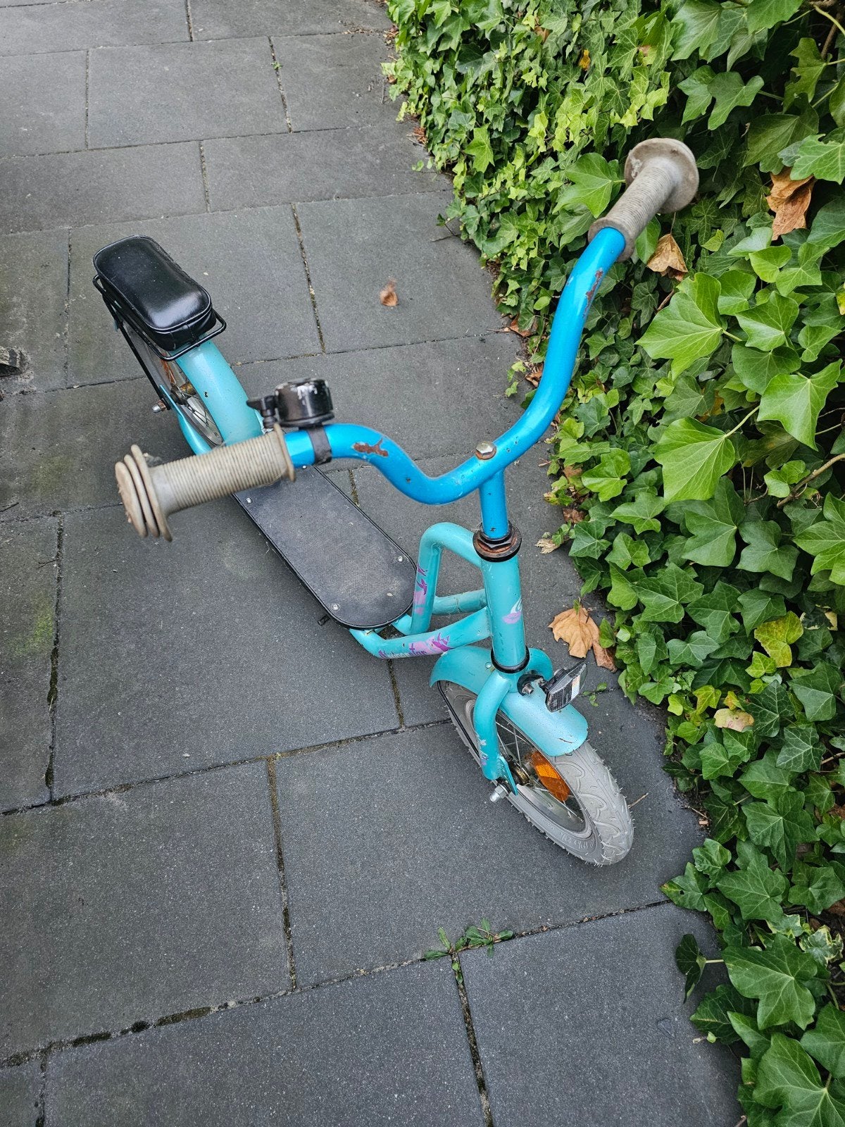 Loekie Blauwe step met zitje en bel, Fietsen en Brommers, Ophalen, Gebruikt, Gewone step, Onbekend