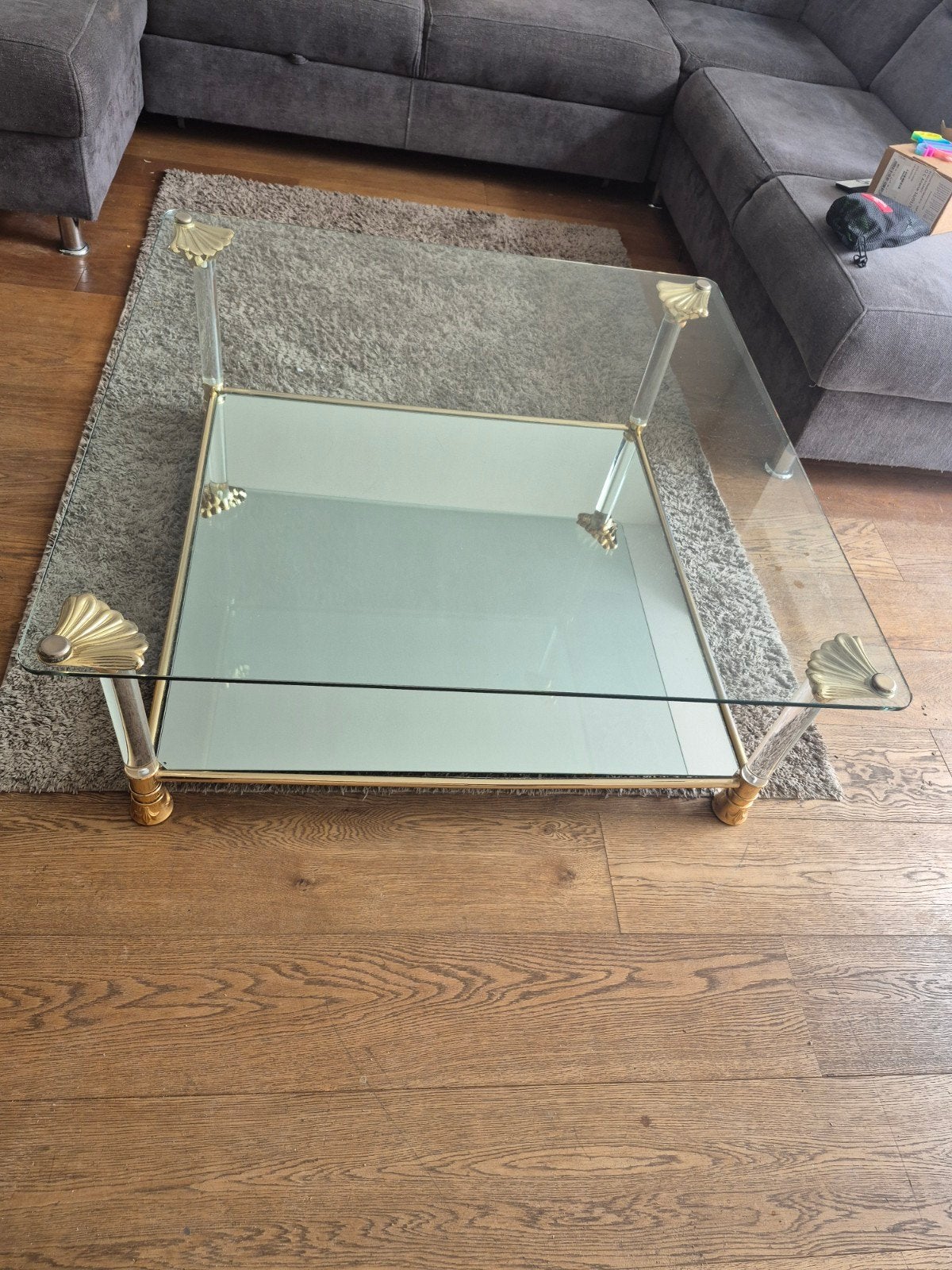 Glazen salontafel met gouden accenten, Huis en Inrichting, Tafels | Salontafels, Gebruikt, 50 tot 100 cm, Vierkant, Glas