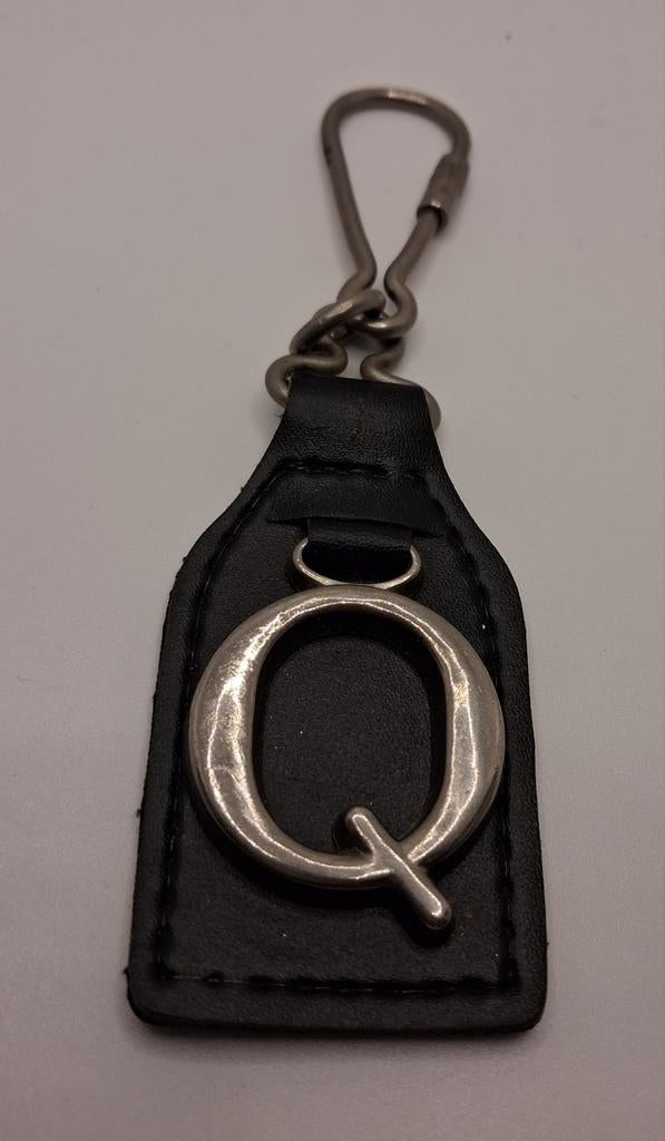 Sleutelhanger met letter Q - Zwart leer en zilverkleurig, Ophalen of Verzenden