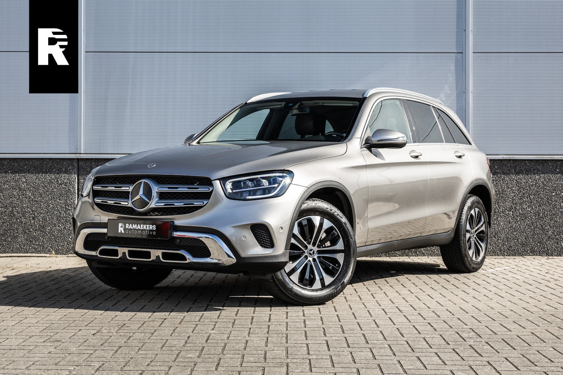 Mercedes-Benz GLC 300e 4MATIC Camera / Leder / Led / Chroom, Auto's, Automaat, Dealer onderhouden, Gebruikt, 4 cilinders