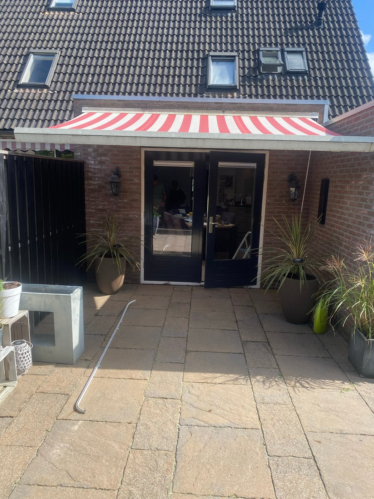Knikarmscherm rood/wit gestreept ., Tuin en Terras, Ophalen of Verzenden, Zo goed als nieuw, 150 tot 300 cm, 250 cm tot 450 cm