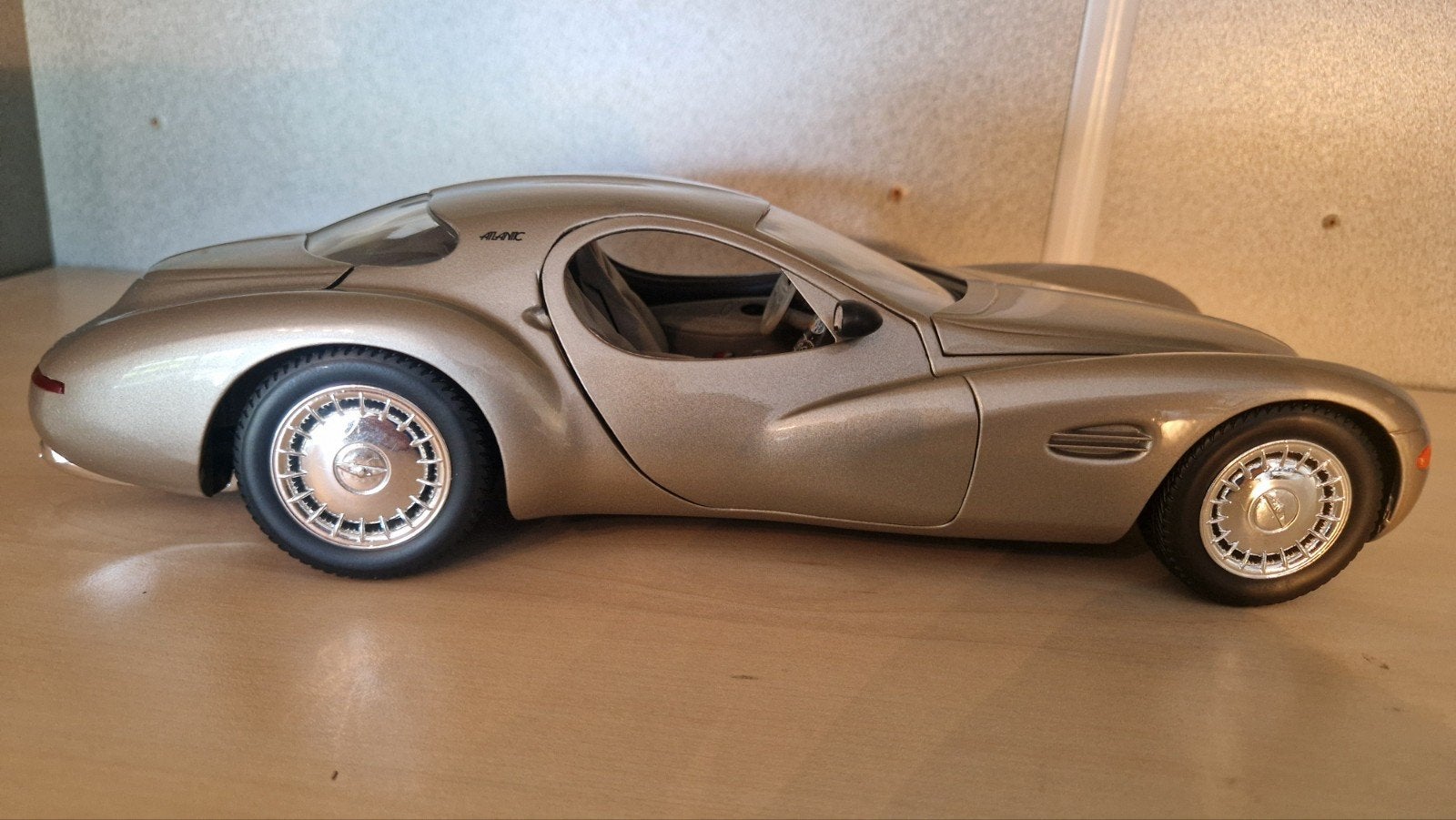 Chrysler Atlantic Concept Modelauto 1:18, Hobby en Vrije tijd, Modelauto's | 1:18, Zo goed als nieuw, Auto, Overige merken, Ophalen of Verzenden