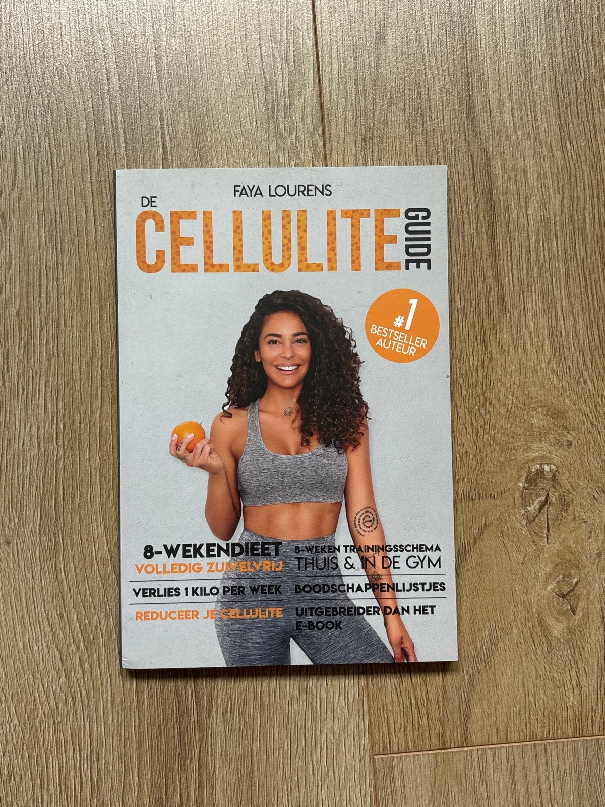 De Cellulite Guide - Faya Lourens, Ophalen of Verzenden, Zo goed als nieuw, Gezondheid en Conditie