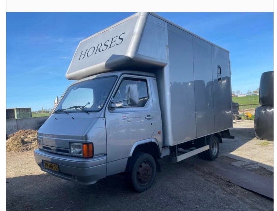 oldtimer tweepaards paardenwagen Nissan Trade, Auto's, 2220 kg, 4 cilinders, Origineel Nederlands, Particulier