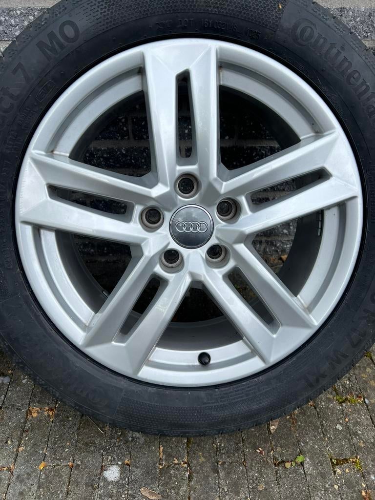 Originele Audi A4 B9 velgen met nieuwe banden  225 50 R17, Auto-onderdelen, Banden en Velgen, Ophalen, Banden en Velgen, Nieuw