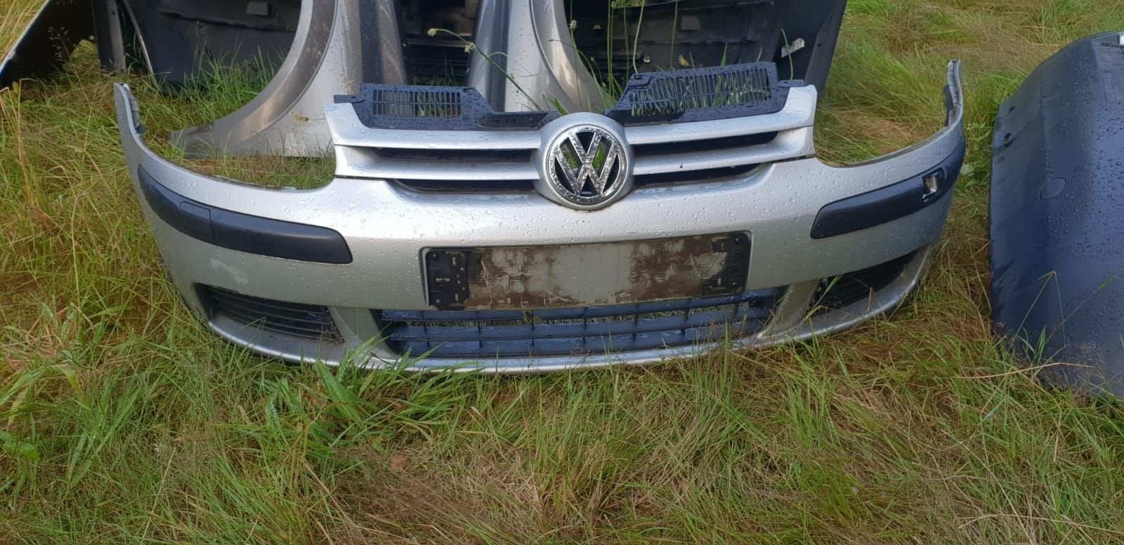 VW GOLF V VOORBUMPER +GRIL BJ 2005 TOT 2009, Gebruikt, -, Voor, -