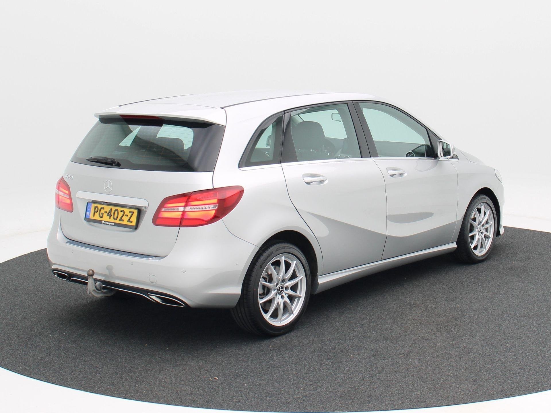 Mercedes-Benz B-klasse 250 Ambition Automaat 211 Pk | Camera, Auto's, Mercedes-Benz, Dealer onderhouden, Gebruikt, Euro 6, 4 cilinders