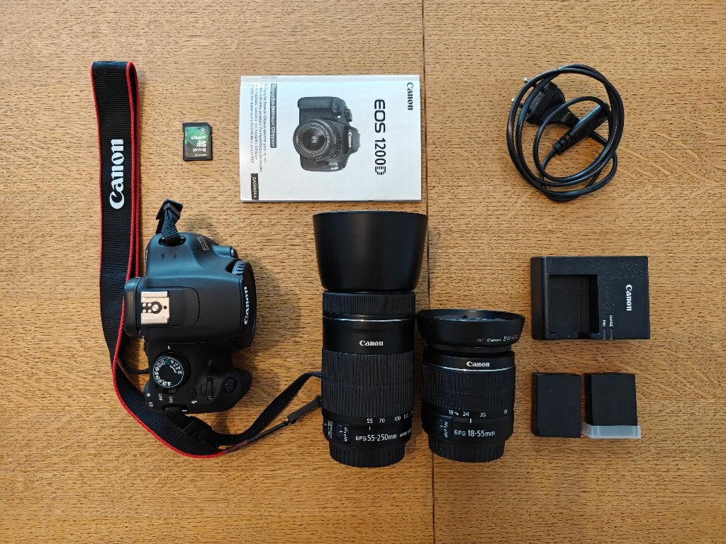 Canon EOS 1200D with two lenses and accessories, Canon, Ophalen of Verzenden, Zo goed als nieuw, Screenprotector