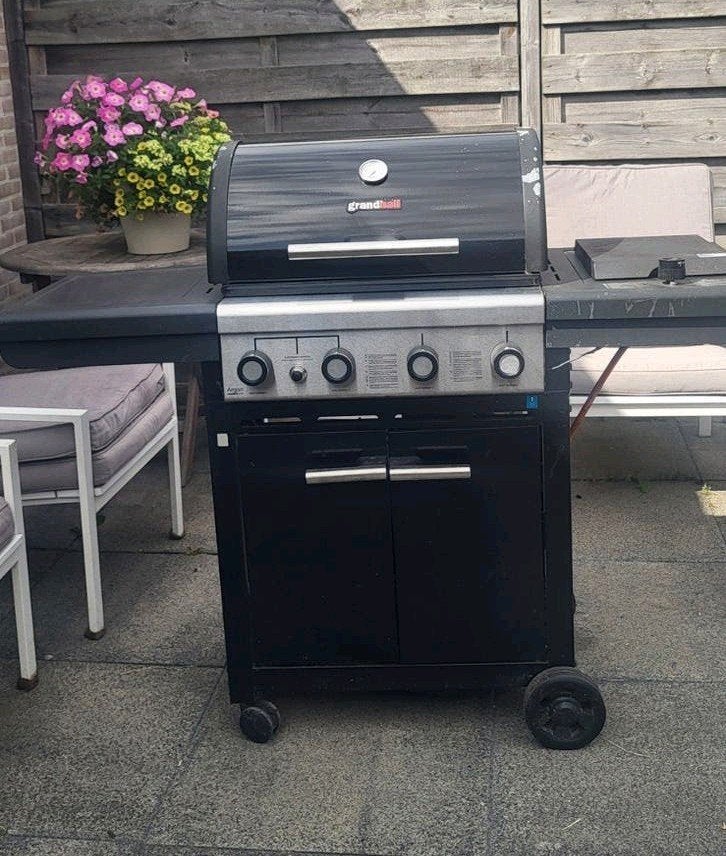 Grandhall Gas BBQ met 4 branders en zijbrander, Ophalen, Gebruikt, Grandhall