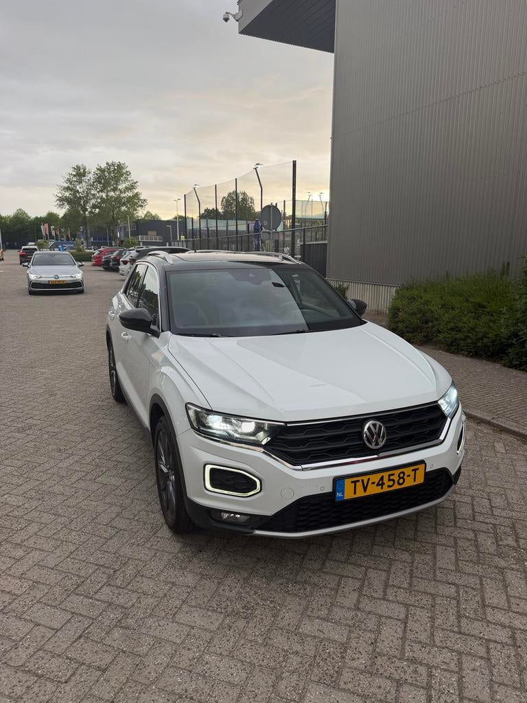 Volkswagen T-Roc 1.5 TSI 150pk 2018 Wit, Voorwielaandrijving, 1498 cc, Zwart, 4 cilinders