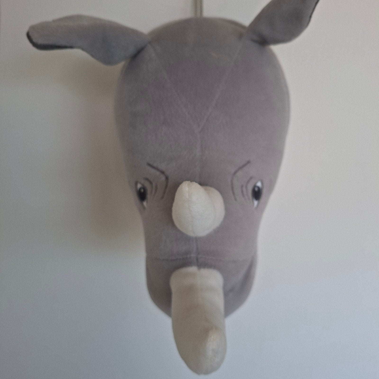 Pluche Neushoorn Wanddecoratie - Kinderkamer, Overige merken, Overige karakters, Overige typen, Grijs