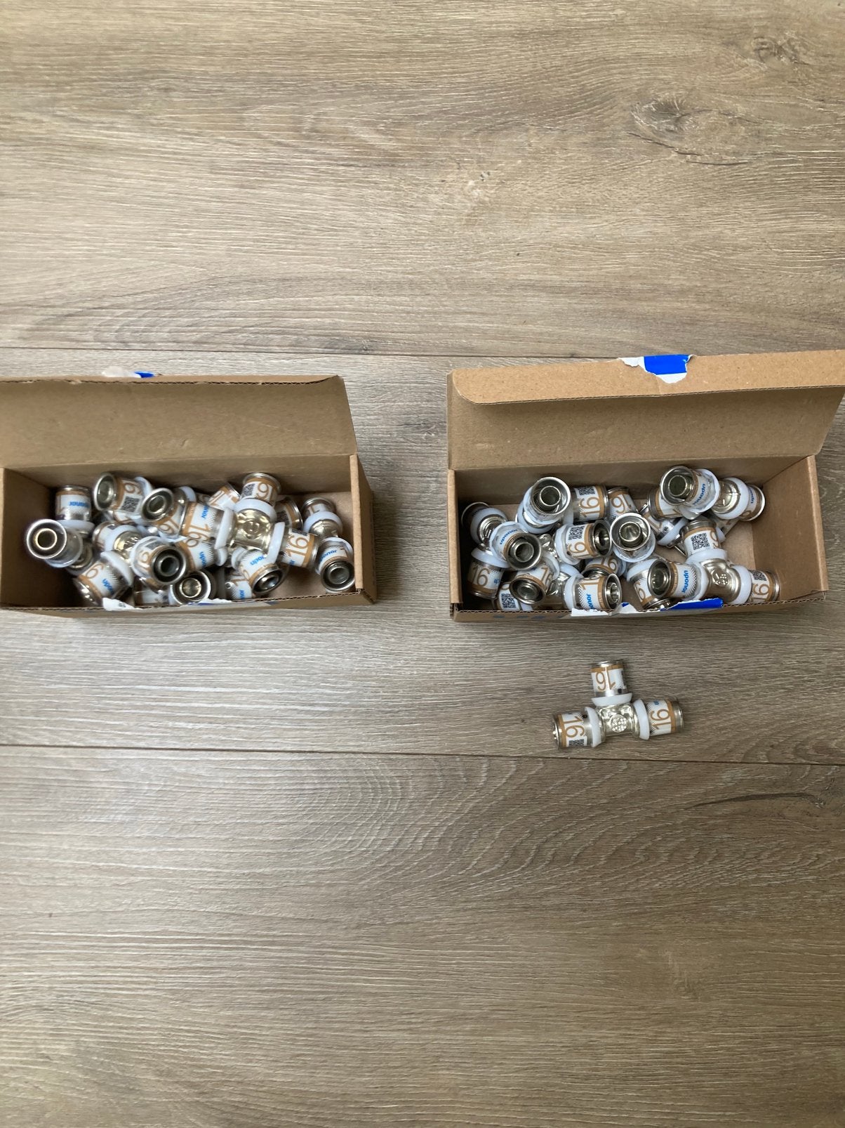 20 Uponor T stukken 16x16x16 koppelingen messing, Overige materialen, Minder dan 20 mm, 6 meter of meer, Overige typen