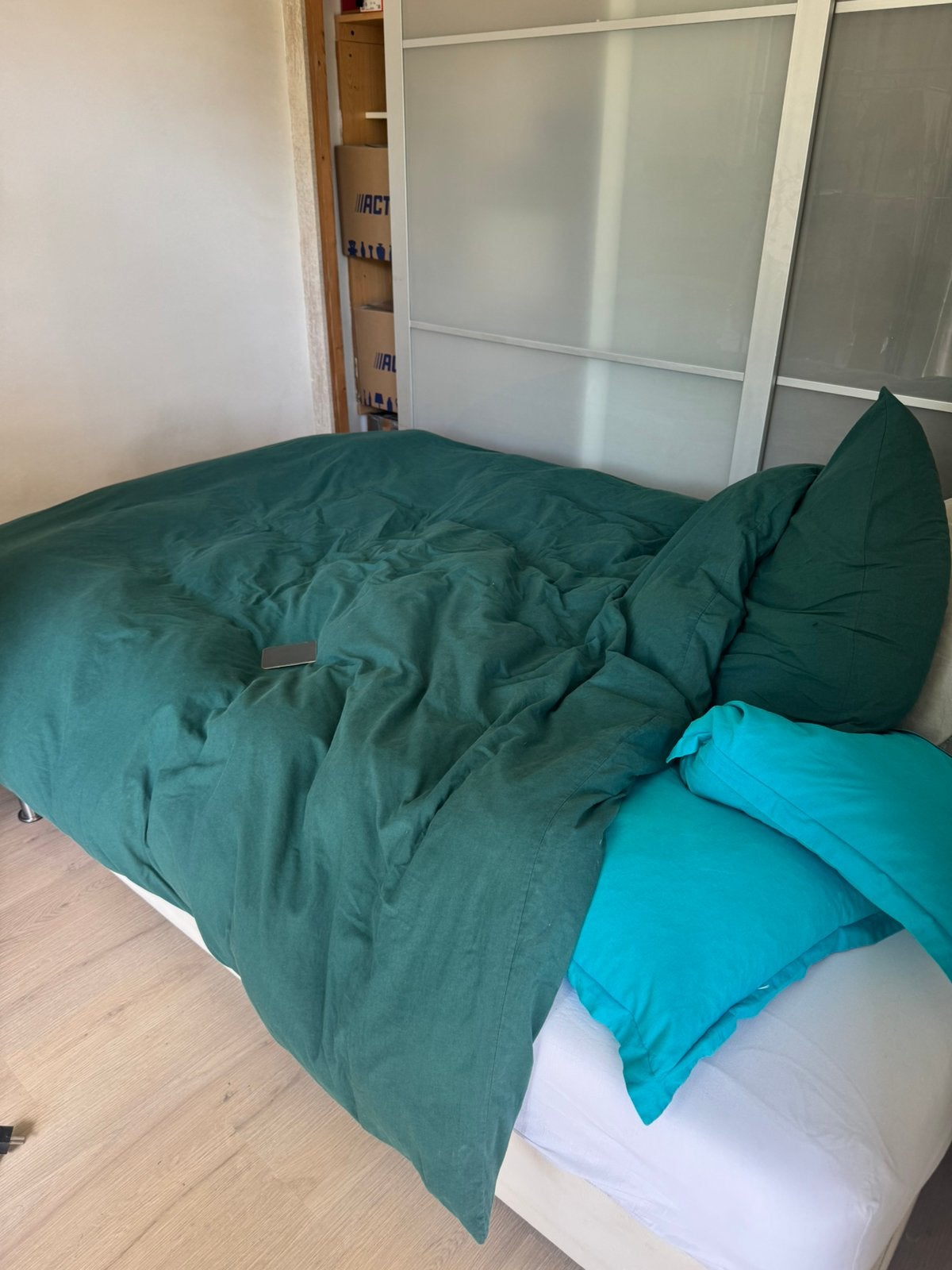 Boxspring + matras - GRATIS AF TE HALEN - 140 x 200, Huis en Inrichting, Ophalen, Zo goed als nieuw