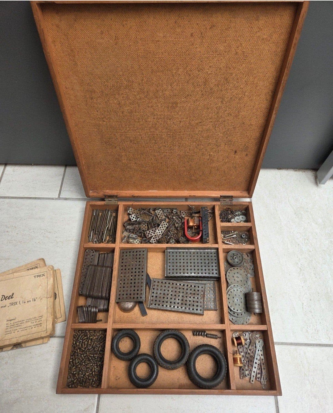 Vintage TRIX metalen constructie speelgoed set  houten kist, Antiek en Kunst, Antiek | Speelgoed, Ophalen of Verzenden