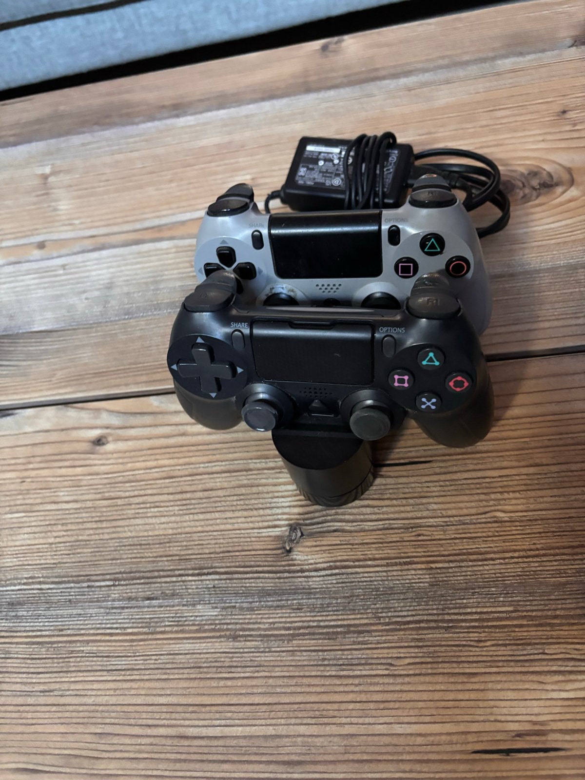 PlayStation 4 met 1 controller, laaddock en 4 spellen, Ophalen, Met 1 controller, Original, Gebruikt