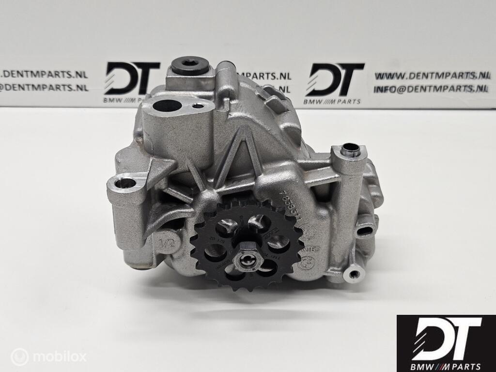 Oliepomp BMW M3 E92 S65 V8 S65B40 11417838311, Gebruikt, Ophalen of Verzenden