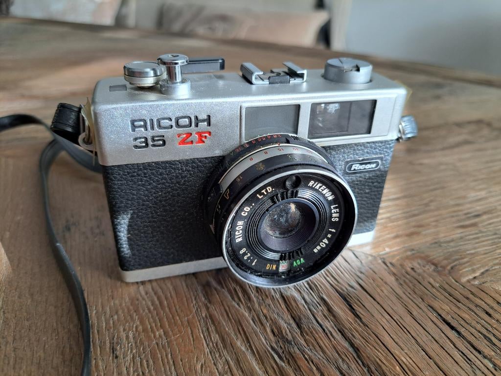 Ricoh 35 ZF camera met Rikenon f=40mm lens, Ophalen of Verzenden, Gebruikt, Compact, Overige Merken