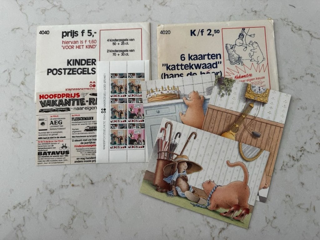 Kinderpostzegels 1984 heel vel, en drie kaarten, Postzegels en Munten, Ophalen of Verzenden, Na 1940, Postfris