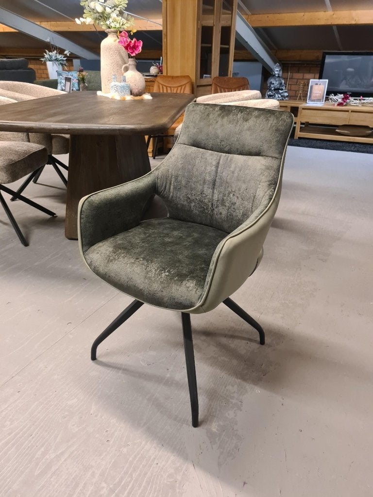 *OPRUIMING* 1 Eetkamerstoel Nolah Groen €169,- NU €70,- (3), Huis en Inrichting, Eetkamerstoel Nolah kleur adore velvet groen