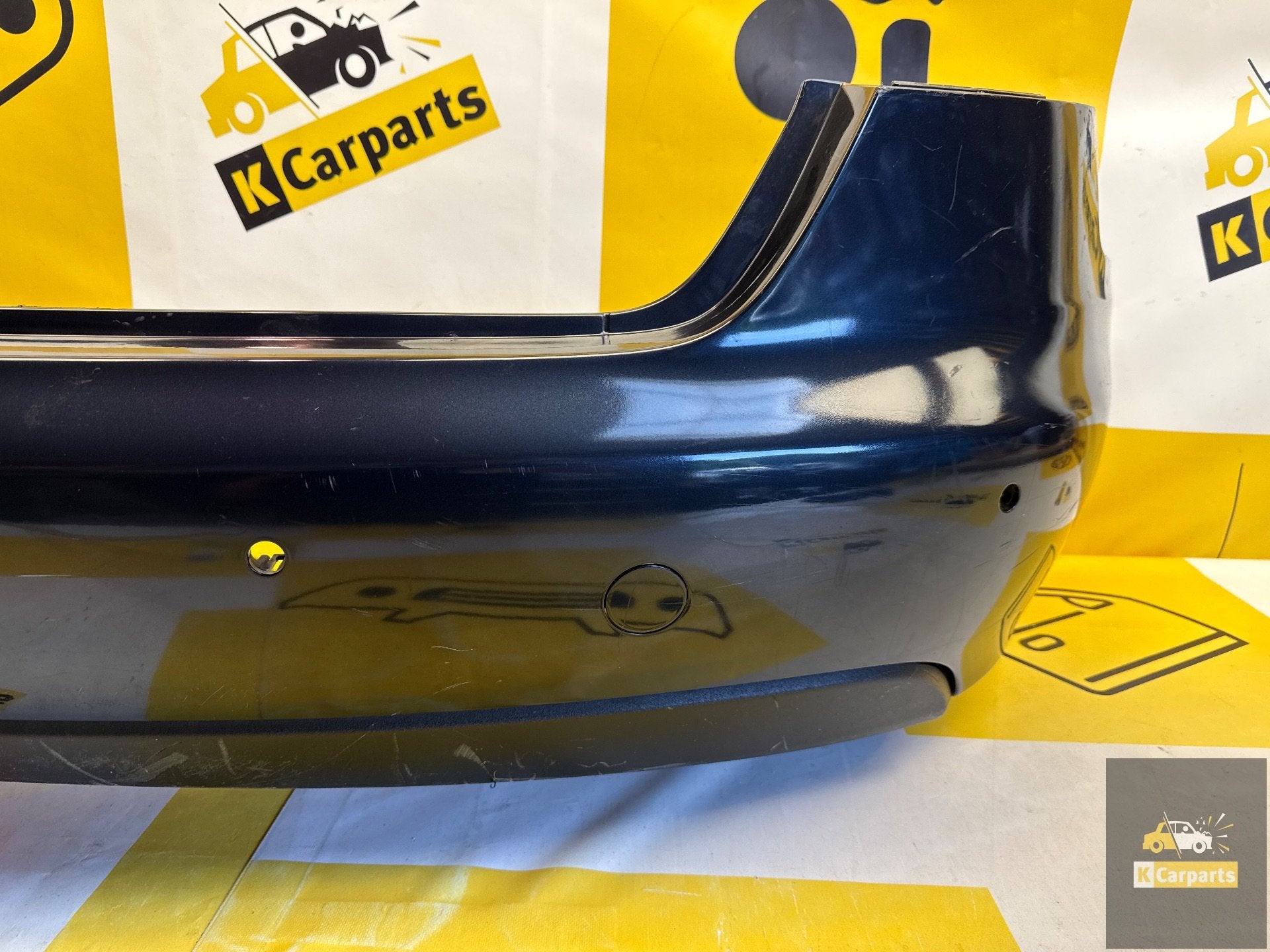Audi A4 B8 Achterbumper Sedan 4xPDC bumper 8K5807511, Auto-onderdelen, Gebruikt, AUDI AG, Auto-Union-Strasse 1
85045  Ingolstadt, DE