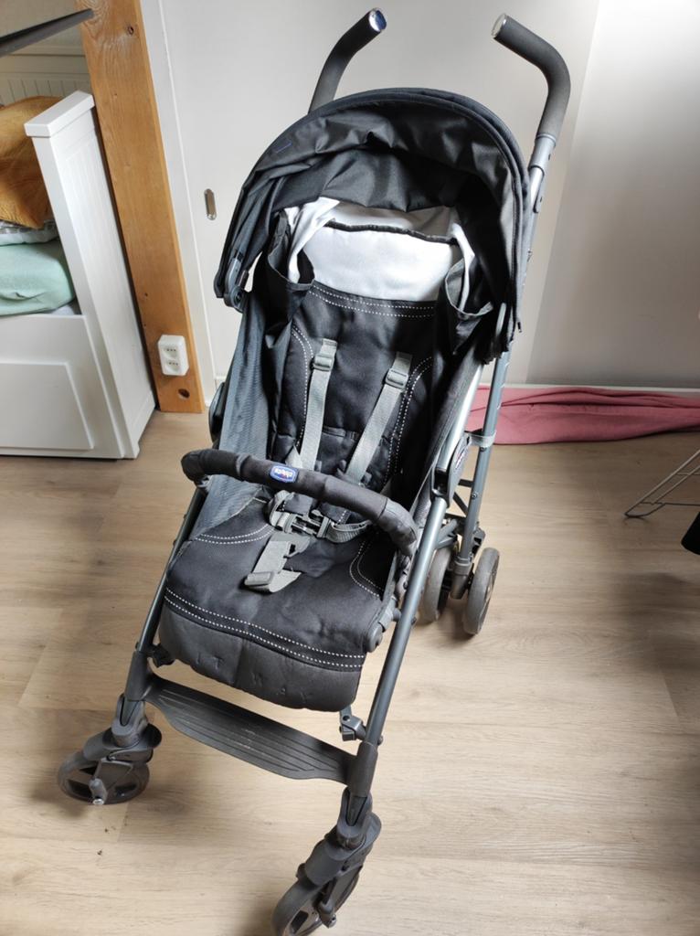 Chicco zwart/grijze Liteway buggy, Kinderen en Baby's, Buggy's, Ophalen, Zo goed als nieuw
