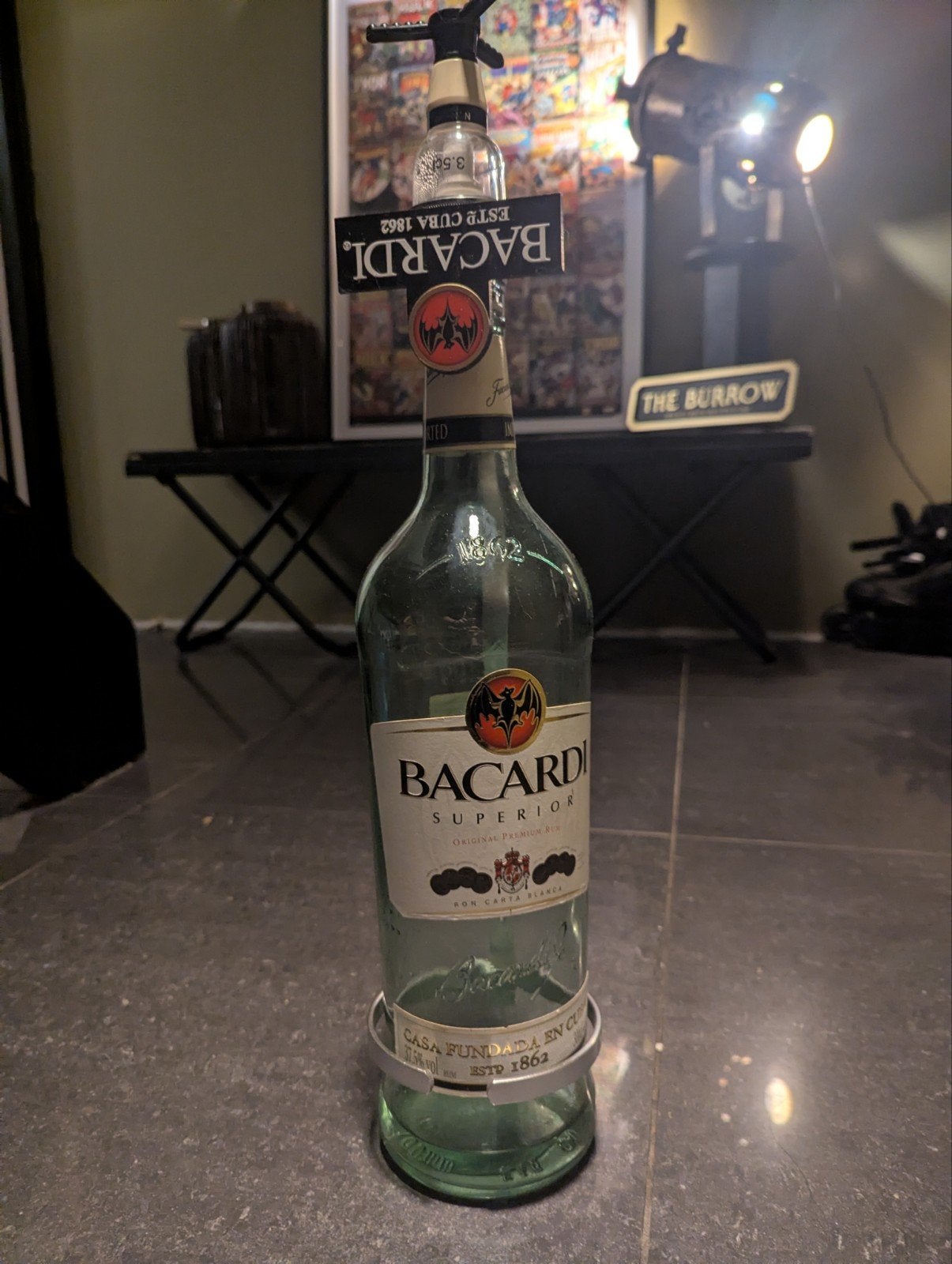 Bacardi 3L fles met muurbeugel en schenker, Ophalen of Verzenden