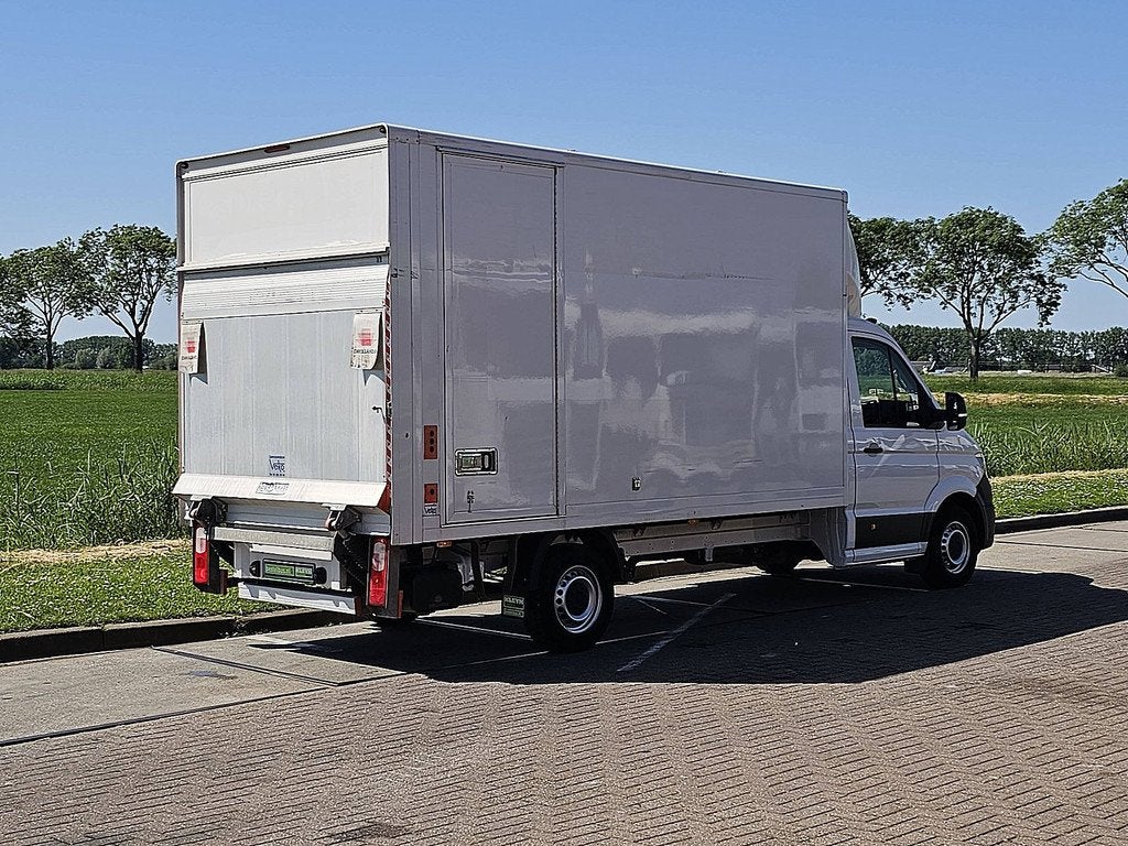VOLKSWAGEN CRAFTER 35 2.0 bakwagen laadklep!, Auto's, Automaat, Gebruikt, Volkswagen, Wit
