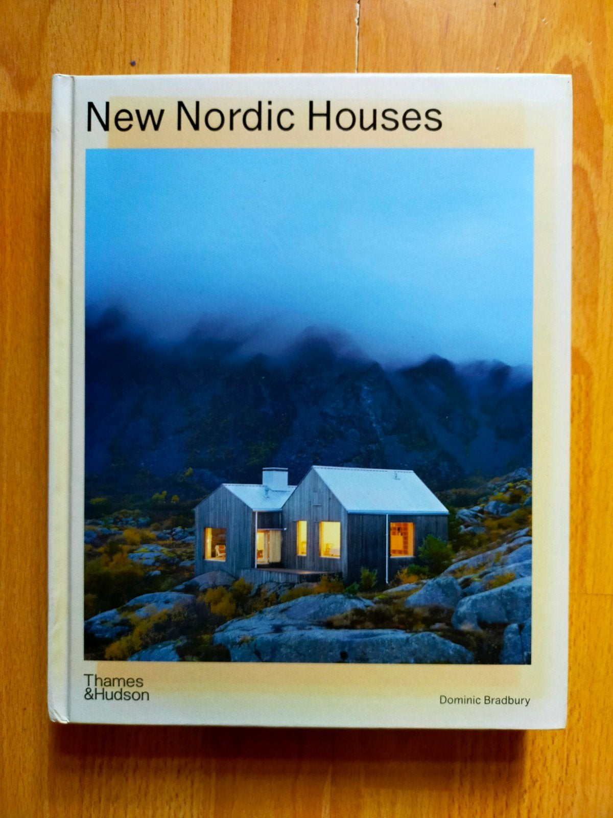 New Nordic Houses - Dominic Bradbury (2019), Ophalen of Verzenden, Zo goed als nieuw, Architecten