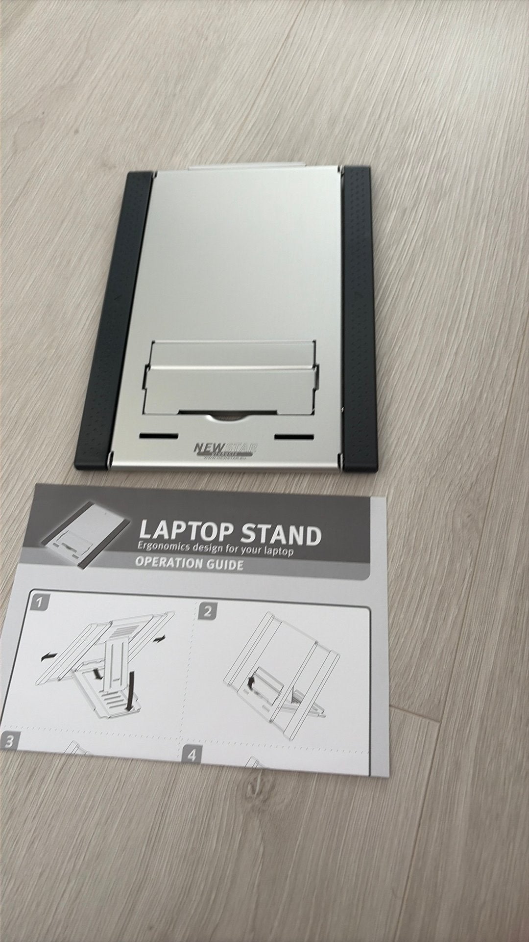 Newstar Laptopstandaard - Ergonomisch en Verstelbaar, Computers en Software, Laptopstandaarden, Ophalen, Nieuw, In diepte verstelbaar