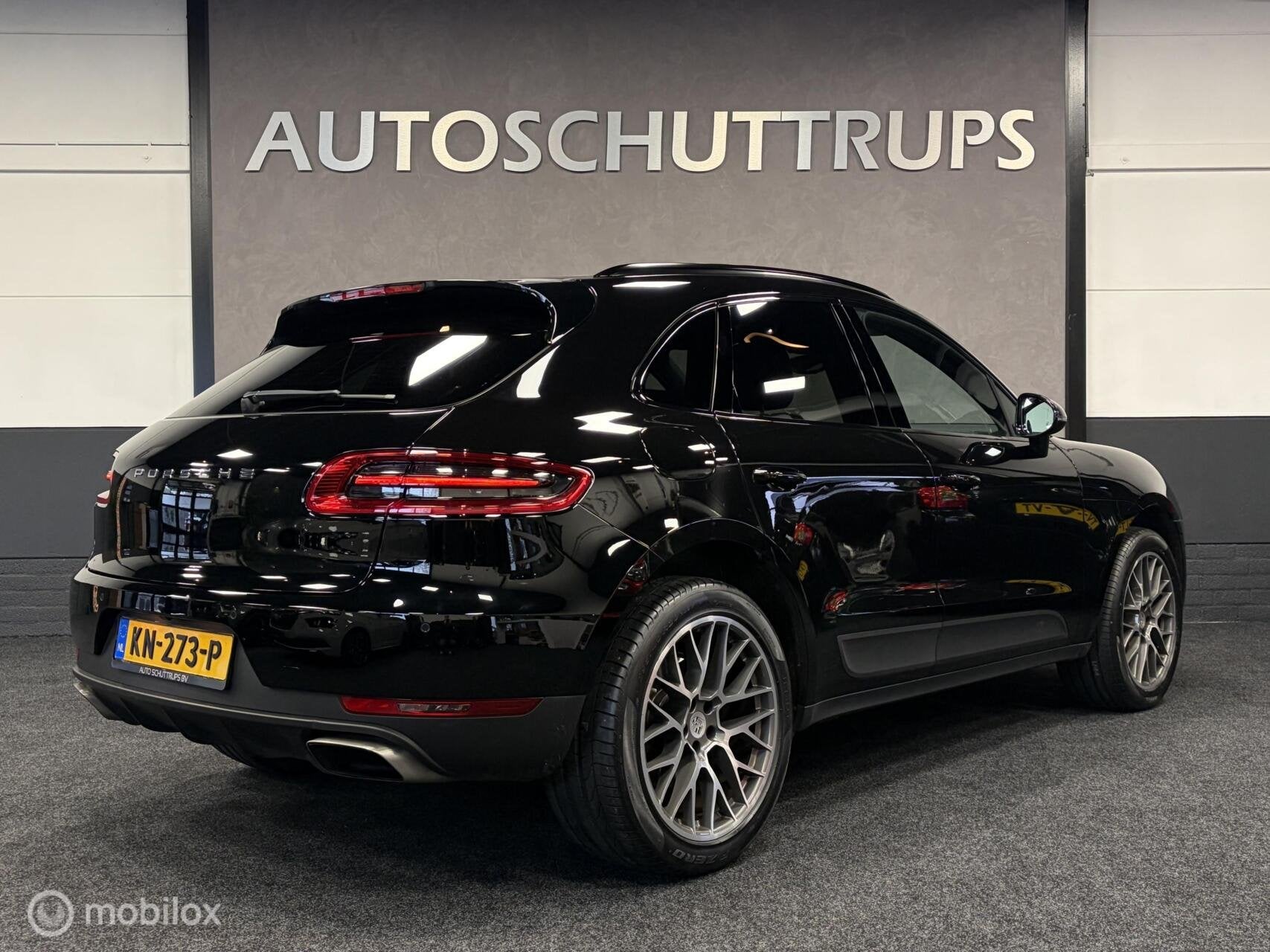 Porsche Macan 2.0 Turbo 4WD PANO / LEDER / NAVI / CRUISE / L, Automaat, Gebruikt, 4 cilinders, Zwart