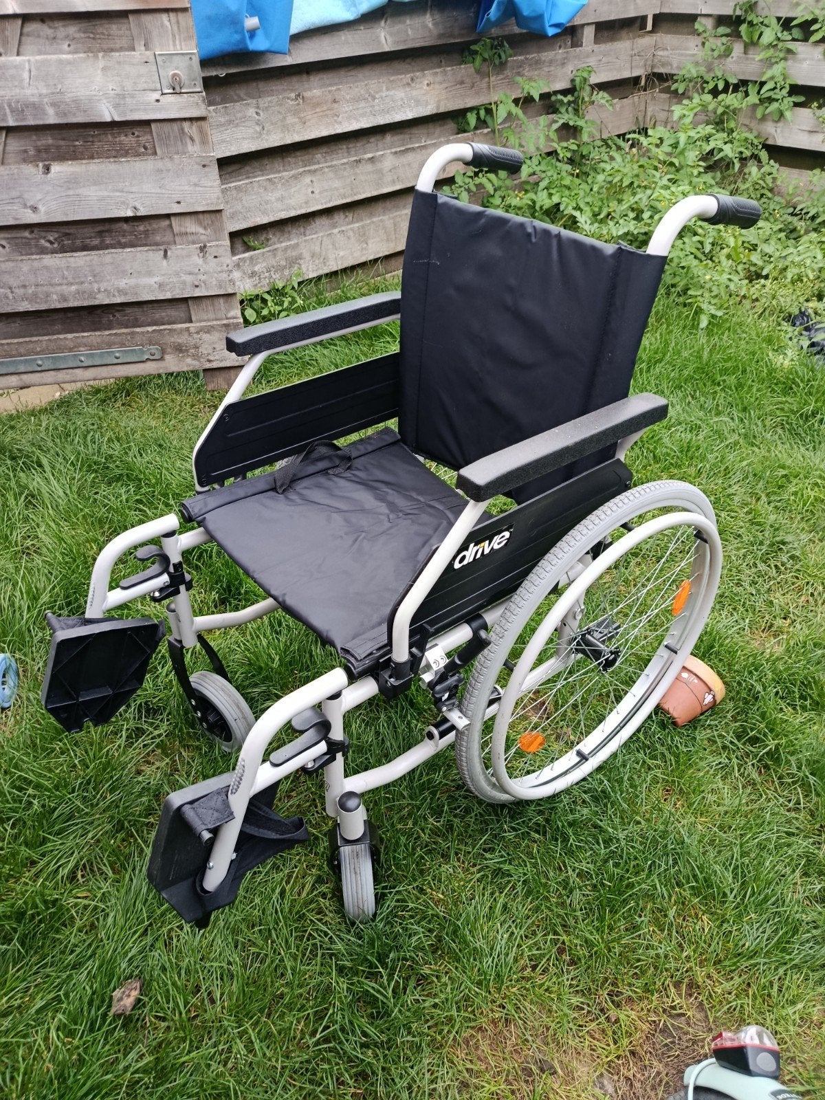 nieuwe rolstoel te koop, Diversen, Ophalen, Inklapbaar, Zo goed als nieuw, Duwrolstoel