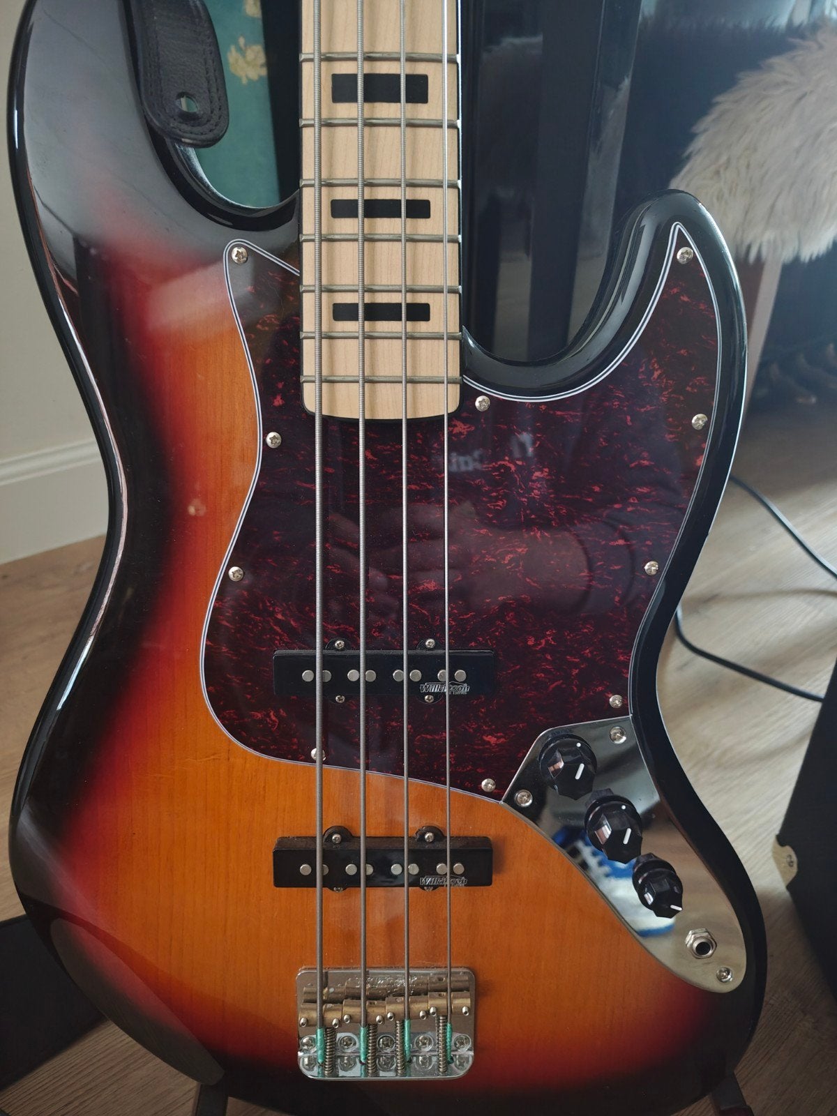 Vintage VJ74 ReIssued Series Basgitaar (4-snarig), Ophalen, Zo goed als nieuw, Elektrisch, 5-snarig