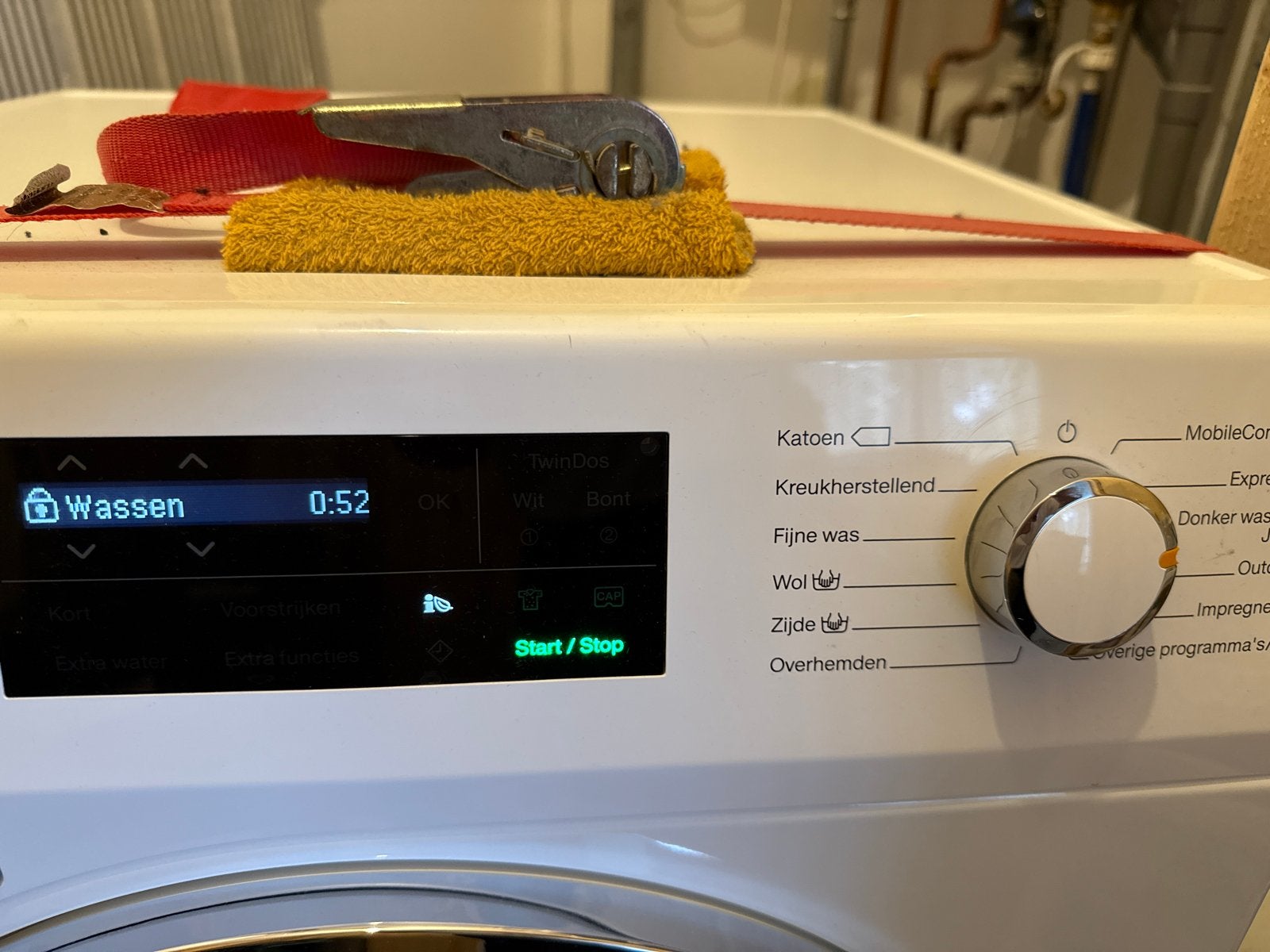Foto 4 van Miele W1 Wasmachine - Werkt perfect, bovenklep los