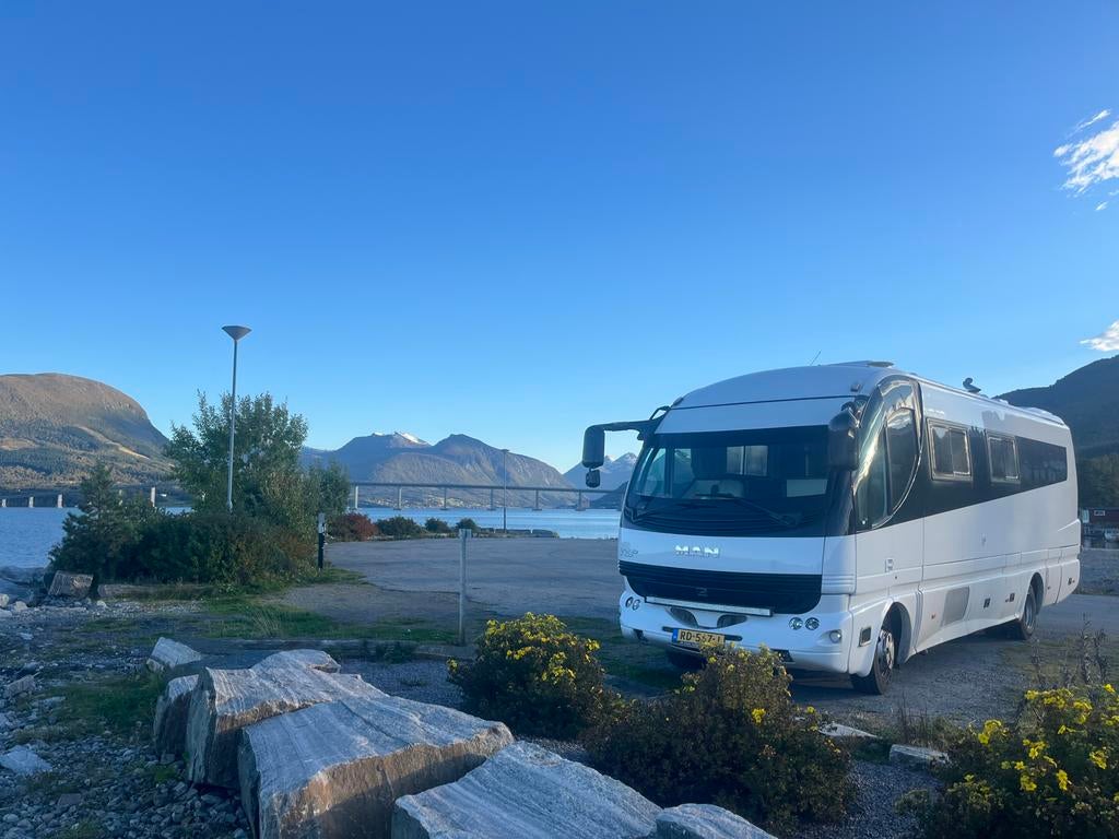 MAN Diesel Camper/Woning - Zelfvoorzienend & Luxe, Caravans en Kamperen, Campers, Dakluik, Particulier, Airconditioning, Rondzit