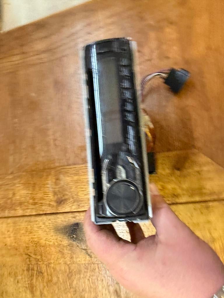 Autoradio met bedrading, Auto diversen, Autoradio's, Ophalen of Verzenden, Gebruikt