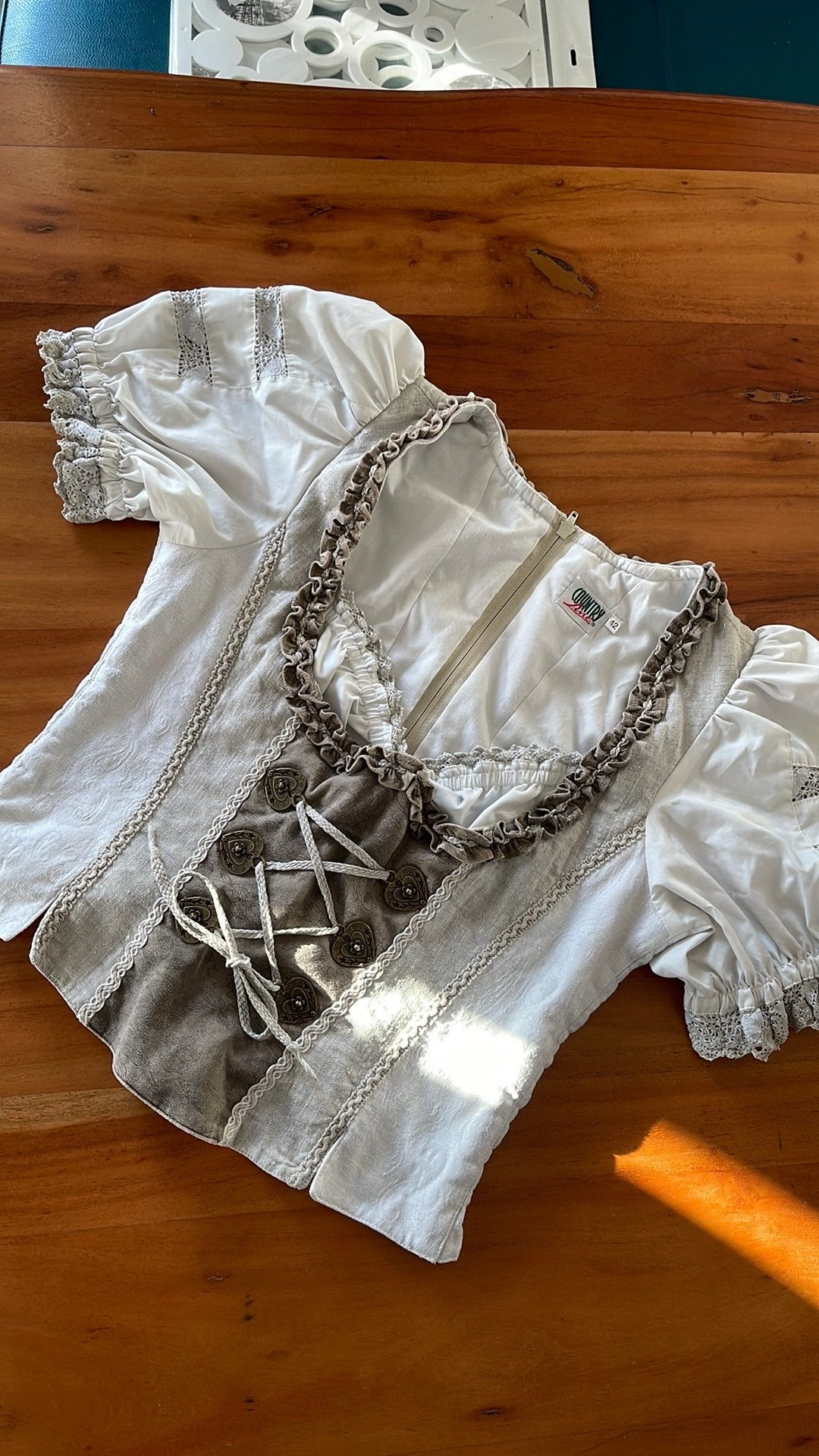 Tiroler blouse 42, Ophalen of Verzenden, Zo goed als nieuw, Maat 42/44 (L), Carnaval