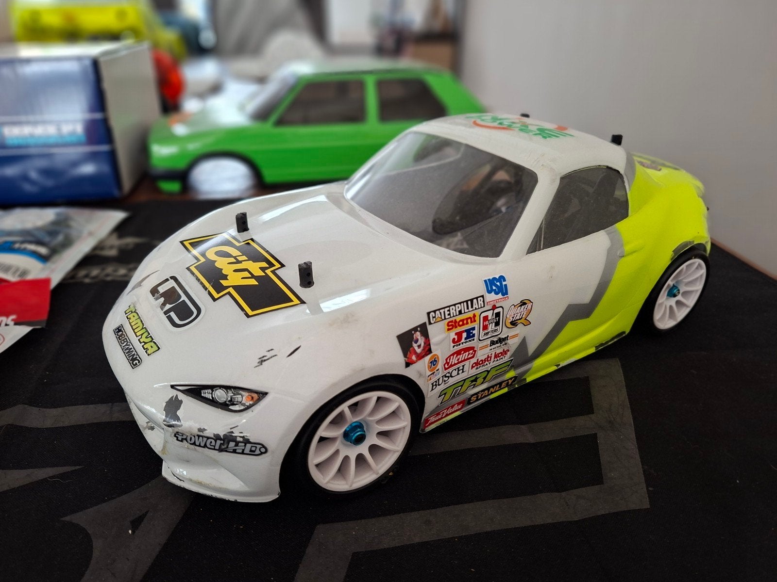Tamiya M-Chassis RC Auto met extra's en Mazda Roadster kap, Elektro, Ophalen of Verzenden, Zo goed als nieuw, Schaal 1:10