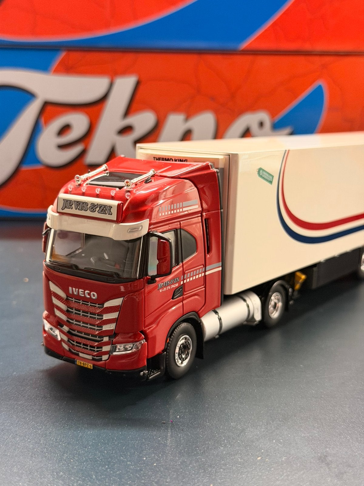 Tekno Iveco S-Way JP Vis & Zn., Ophalen of Verzenden