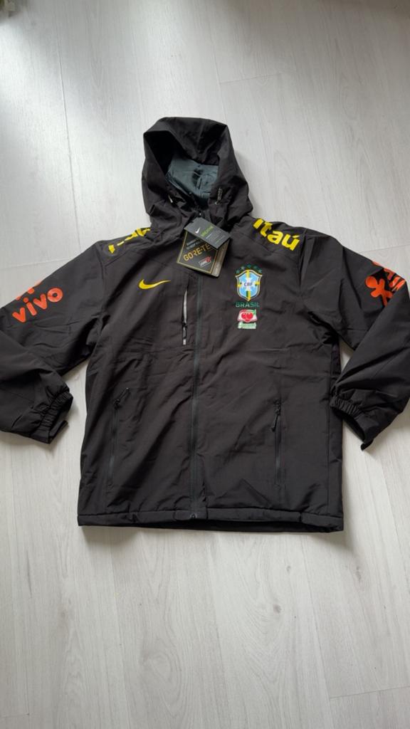 Brazil x nike windbreaker S, Ophalen of Verzenden, Zo goed als nieuw, Schoenen