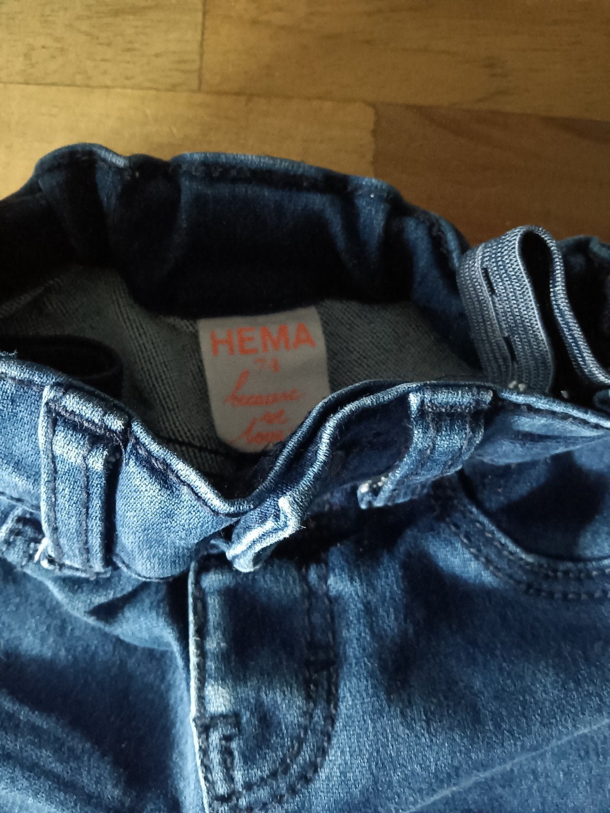 Hema spijkerbroekje maat 74, Gebruikt, Broekje, Jongetje of Meisje, Ophalen of Verzenden